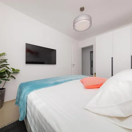 Tirkiz Apartman